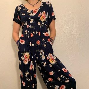 ❌❌SOLD❌❌Vintage jumper/romper